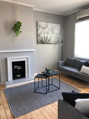 Unclassified image, 4 of 12, button - CUTE AND COSY II - Events, Workers and Getaways (Murray Bridge)