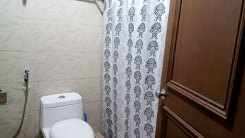 Departamento, 1 habitación | Baño | Regadera