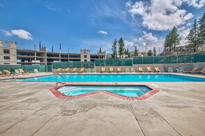 Room, Multiple Beds (MV50  Grand Lodge Lake Tahoe With Gam) | Pool - Mv50 Grand Lodge Lake Tahoe With Game Room Hot (Stateline)