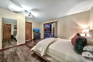 Room, Multiple Beds (MV50  Grand Lodge Lake Tahoe With Gam) | 6 bedrooms - Mv50 Grand Lodge Lake Tahoe With Game Room Hot (Stateline)