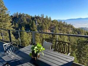 Room, Multiple Beds (MV50  Grand Lodge Lake Tahoe With Gam) | Outdoor dining - Mv50 Grand Lodge Lake Tahoe With Game Room Hot (Stateline)