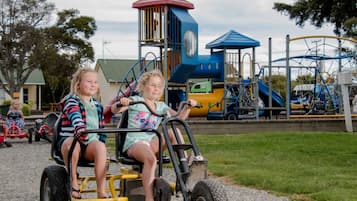 Khu vui chơi trẻ em - ngoài trời