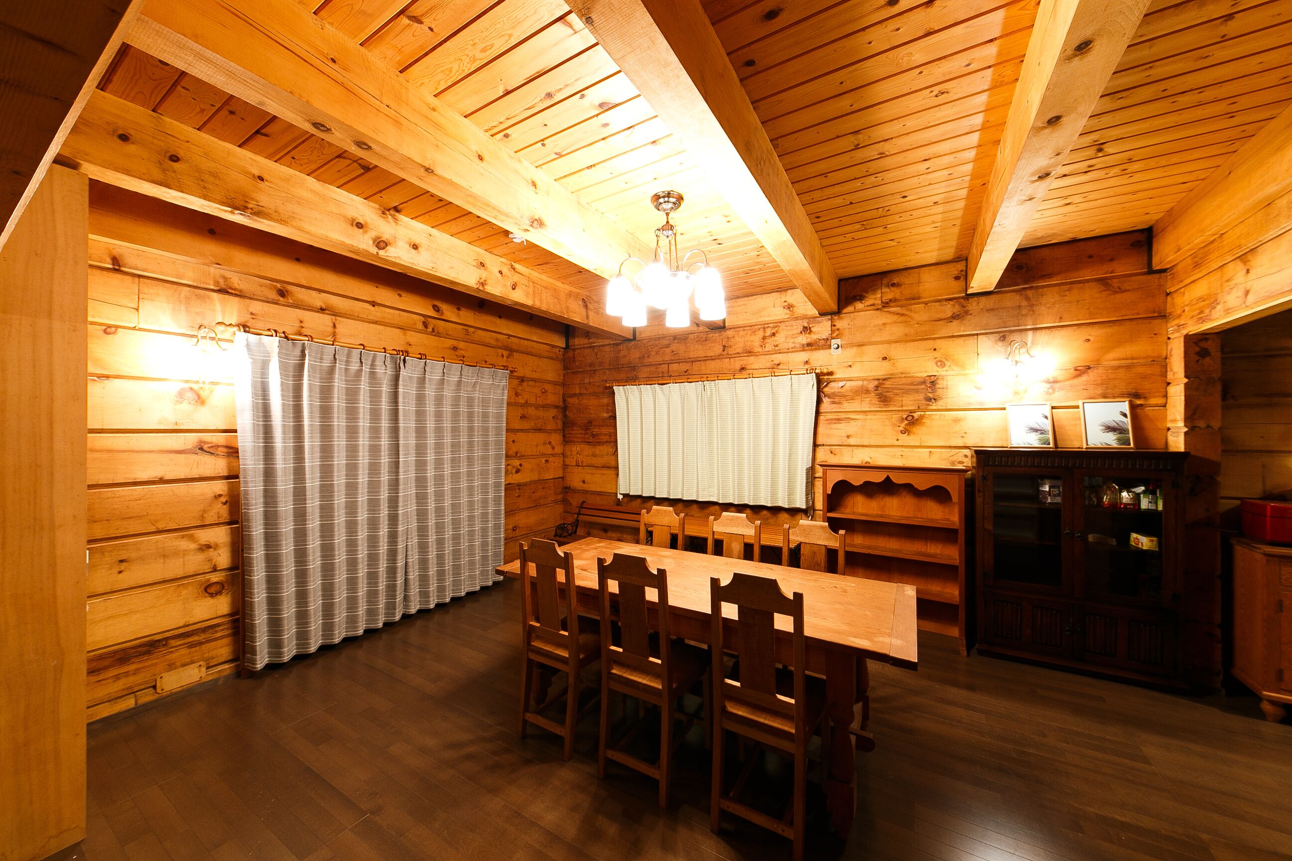 Family Cabin | In-room dining