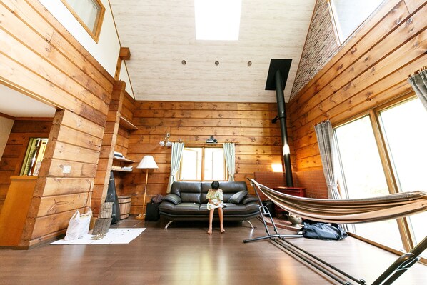 Family Cabin | Living area