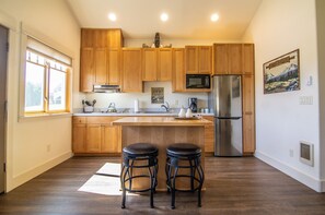 Refrigerador, microondas, parrilla de estufa y lavavajillas 