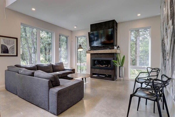 TV, fireplace, DVD player, table football