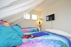 Villa | 6 bedrooms, travel crib, free WiFi - Endless Summer (Haines City)