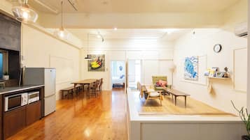 Superior Apartment, 2 Bedrooms | Living area
