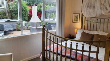 Phòng đôi Deluxe | Bộ đồ giường cao cấp, trang trí khác biệt