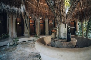 Shower, rainfall showerhead, bathrobes, towels - Glamp Ikal Tulum (Tulum)