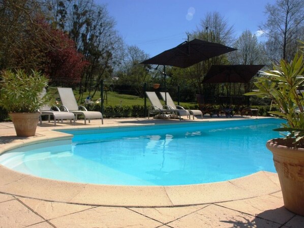 Piscine extérieure, piscine chauffée