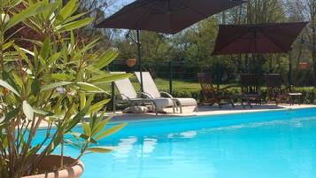 Piscine extérieure, piscine chauffée