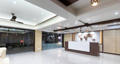 Capital O 45382 Akshar Inn By Jash Hotel