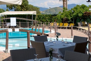 Outdoor dining - "Il Nido" Residence - Country House (Marina di Casal Velino)