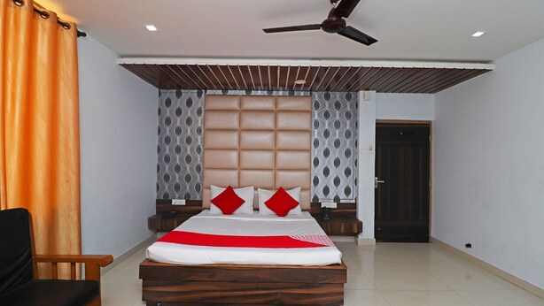 Room - Capital O 30234 Hotel Shri Sai Amrit (Bilaspur)