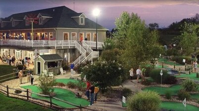 Farmer's Landing - Casa privada frente al mar en el lago Anna en Quiet Cove.