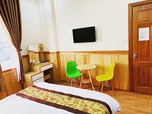8 bedrooms, WiFi