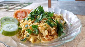 Daily local cuisine breakfast for a fee - Genthong Homestay - Hostel (Borobudur)