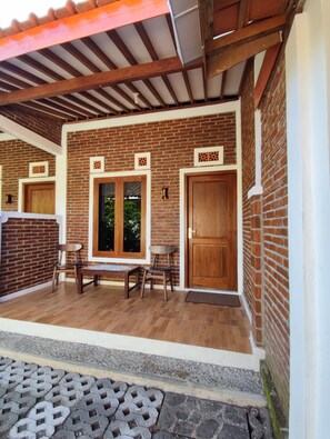 Family Double Room | Garden view - Genthong Homestay - Hostel (Borobudur)