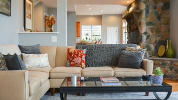 Smart TV, lareira, videogames, DVD player