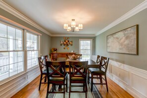 Dining - Spectacular Views & Serene Surroundings: Your Perfect Getaway (Leesburg)
