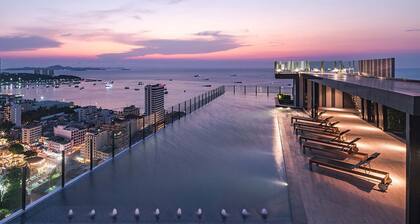 Pony's Homestay -The Base Condo-