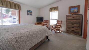 4 bedrooms, free WiFi, bed sheets