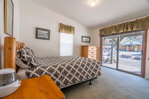 4 bedrooms, free WiFi, bed sheets