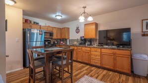 Unclassified image, 4 of 10, button - Birch Creek #1, remodeled unit located 1/2 mile from June Mountain in the trees! (June Lake)