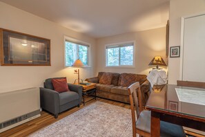 Living area - Birch Creek #1, remodeled unit located 1/2 mile from June Mountain in the trees! (June Lake)