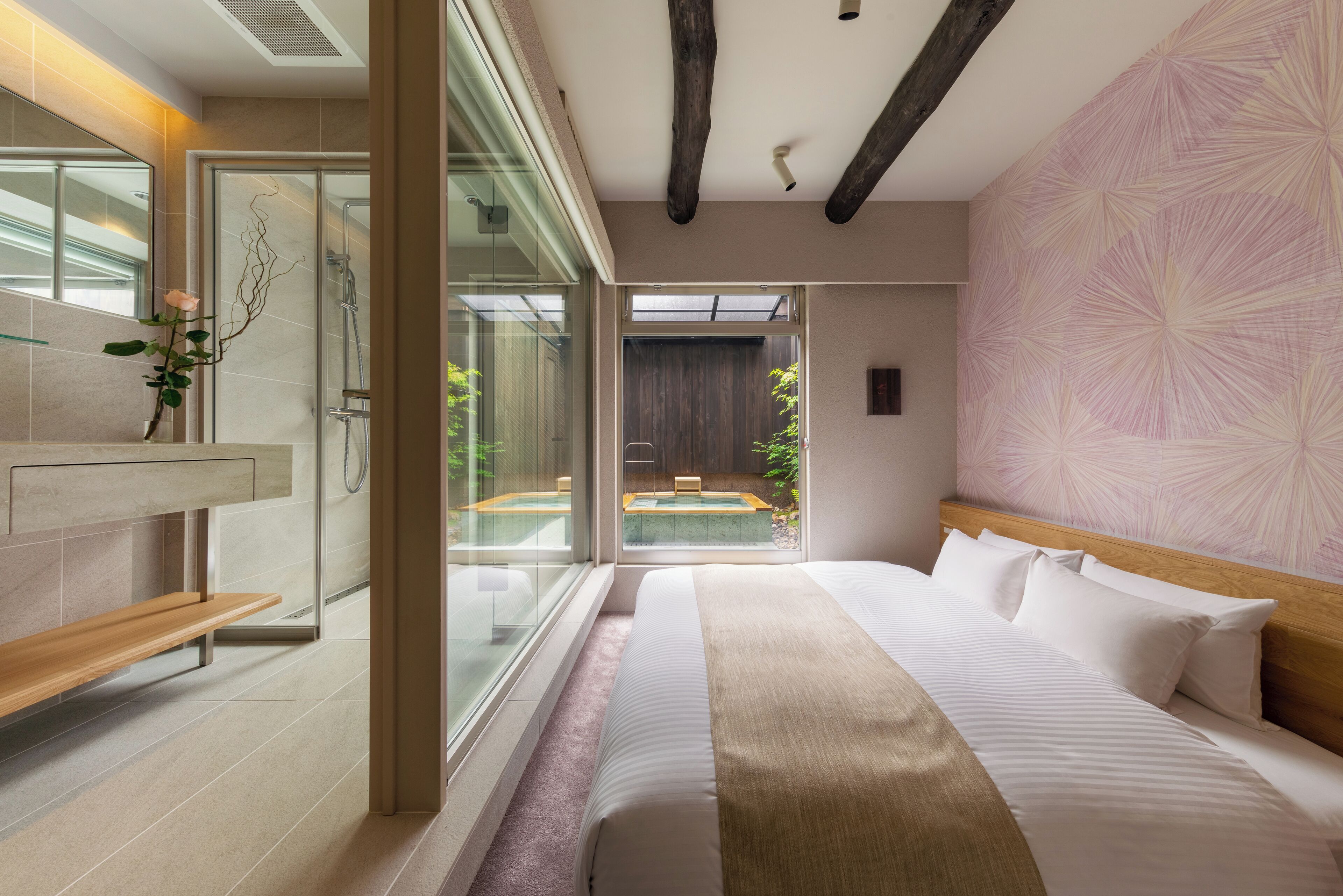 [デラックス] HANA-花- | 高級寝具、羽毛の掛け布団、セーフティボックス (室内)、客室ごとに異なる装飾