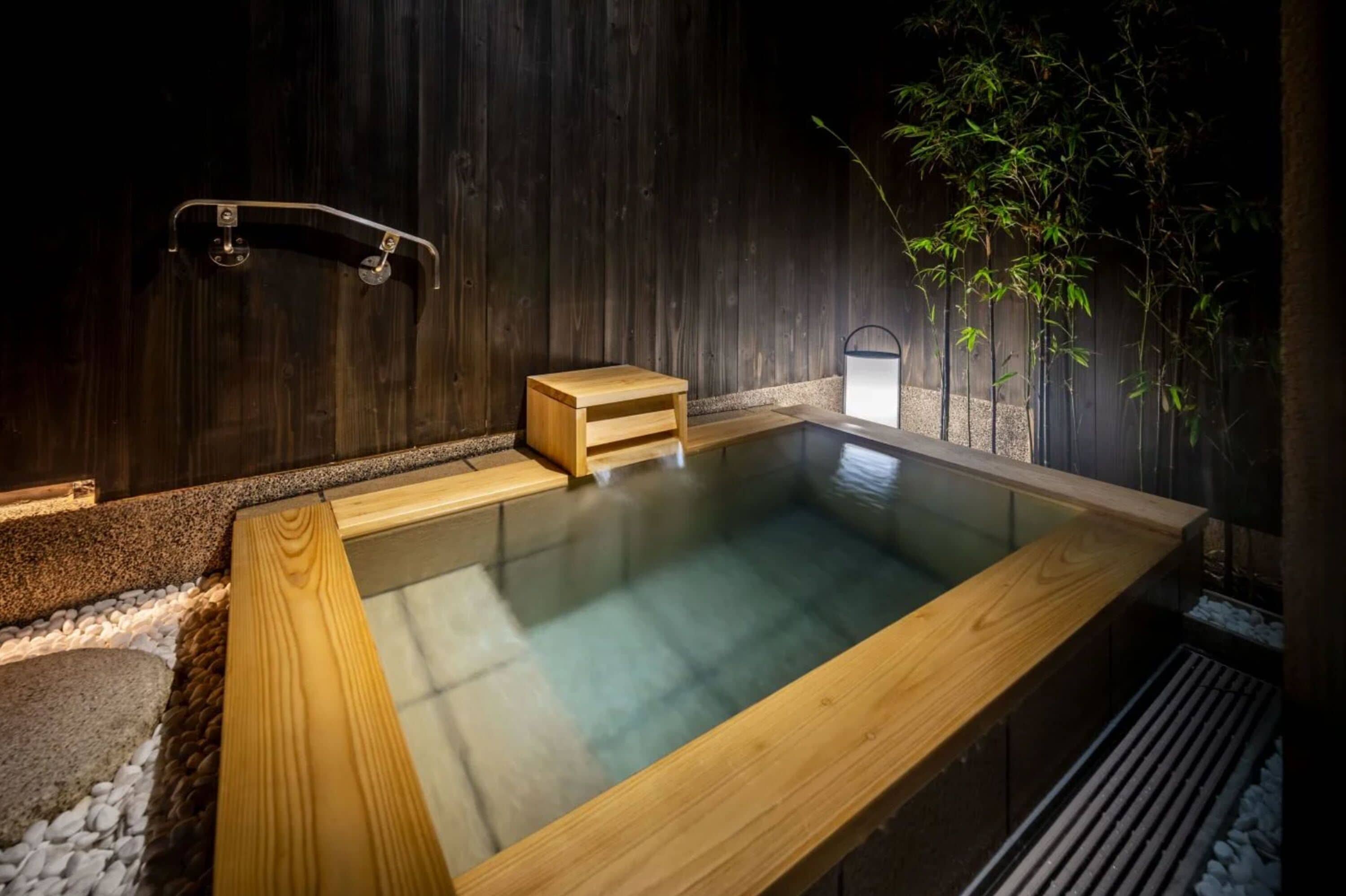 客房, 无烟房 (Twin, Take) | 浴室 | 独立的浴缸和淋浴、大花洒淋浴喷头、免费洗浴用品、吹风机