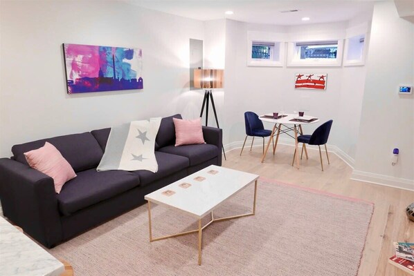 Téléviseur, bureau