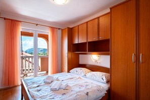 1 bedroom, in-room safe, free WiFi, bed sheets - Apartment in Lopar with Balcony, Air condition, WIFI, Washing machine (4886-4) (Lopar)