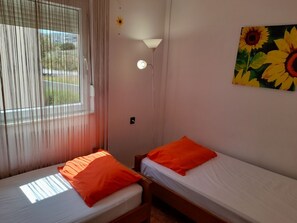 2 bedrooms, free WiFi, bed sheets