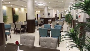 Frühstück, Mittagessen und Abendessen