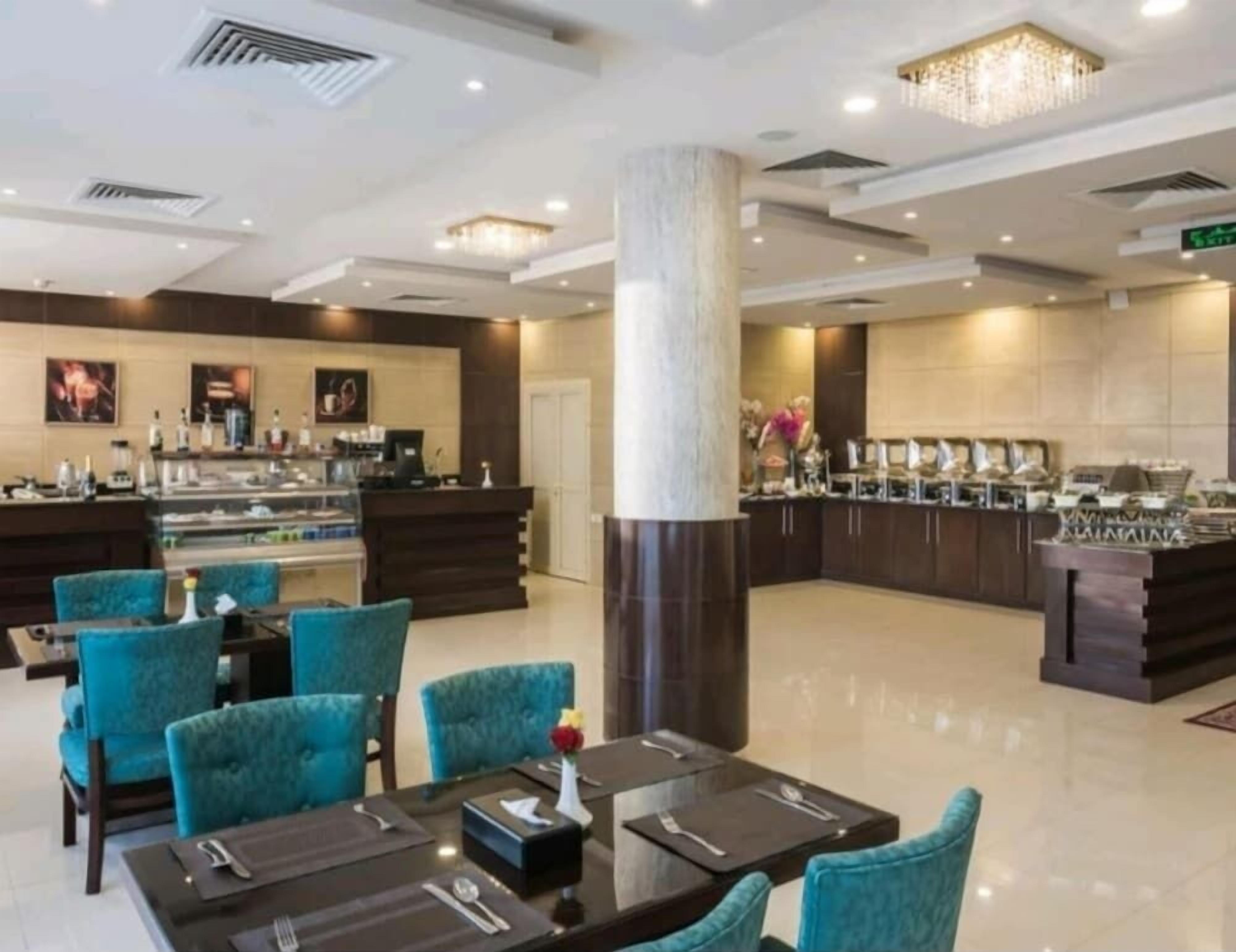 Breakfast, lunch and dinner served