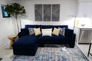 テレビ、書斎 / ワークスペース