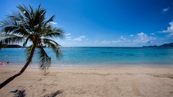 On the beach, white sand, beach bar, kayaking