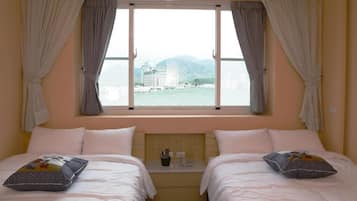 Economy Quadruple Room | Individually decorated, individually furnished, desk, soundproofing