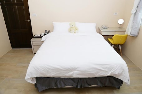 Standard Double Room | Individually decorated, individually furnished, desk, soundproofing