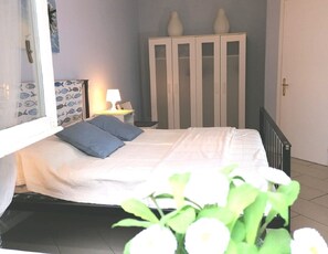 1 bedroom, travel crib, free WiFi - Brezza di Lago apt. in Stresa with balcony (Stresa)