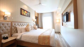 Camera Executive, 1 letto king | Biancheria da letto di alta qualità, minibar, una cassaforte in camera