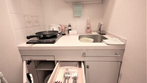 公寓 (2 Full Beds) | 私人厨房 | 大冰箱、微波炉、电热水壶、厨具/餐具