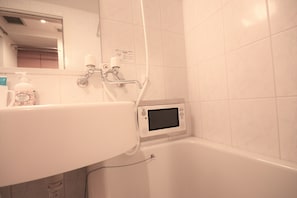 Bañera y ducha independientes, artículos de tocador gratuitos