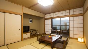 Japanese Style Quadruple Room with Private bathroom | In-room safe, blackout drapes, iron/ironing board (on request)