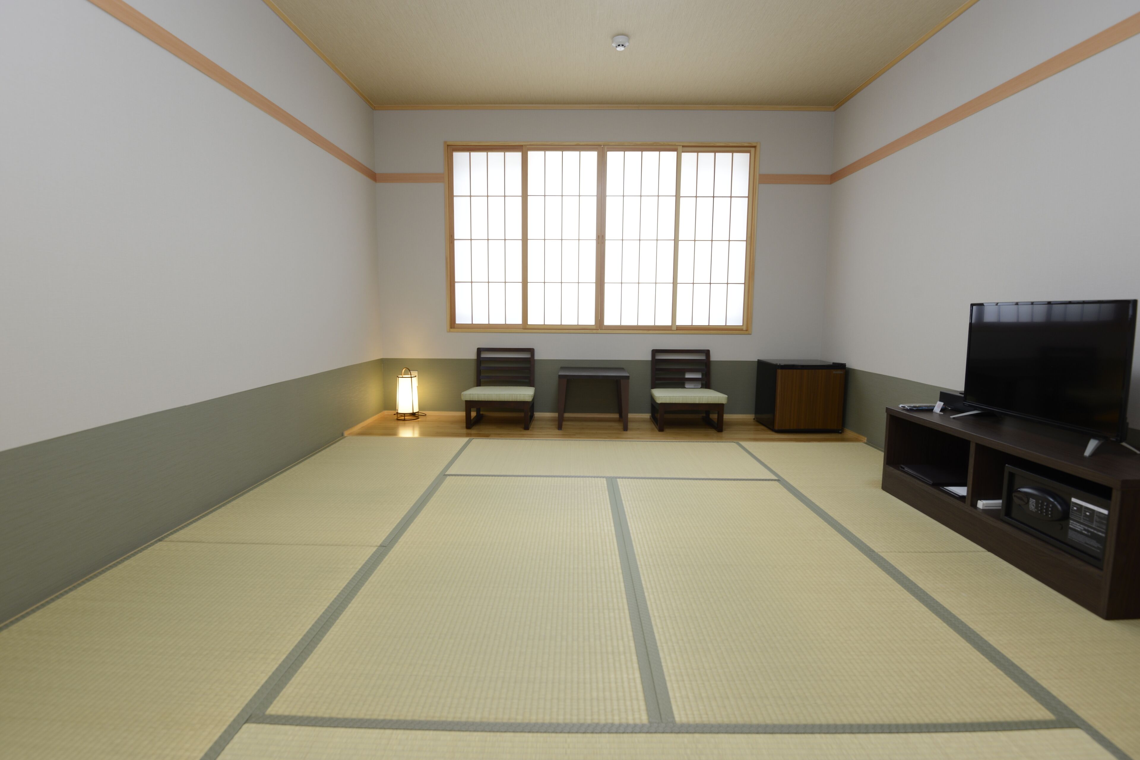 in-room safe, desk, iron/ironing board, free wifi