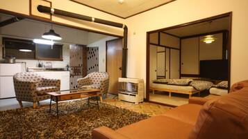 Basic House, 4 Bedrooms | 4 bedrooms, desk, iron/ironing board, free WiFi