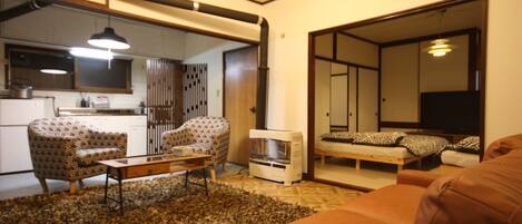 Basic House, 4 Bedrooms | 4 bedrooms, desk, iron/ironing board, free WiFi