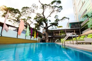 Outdoor pool - Place of vacation unit 504 (Cebu City)